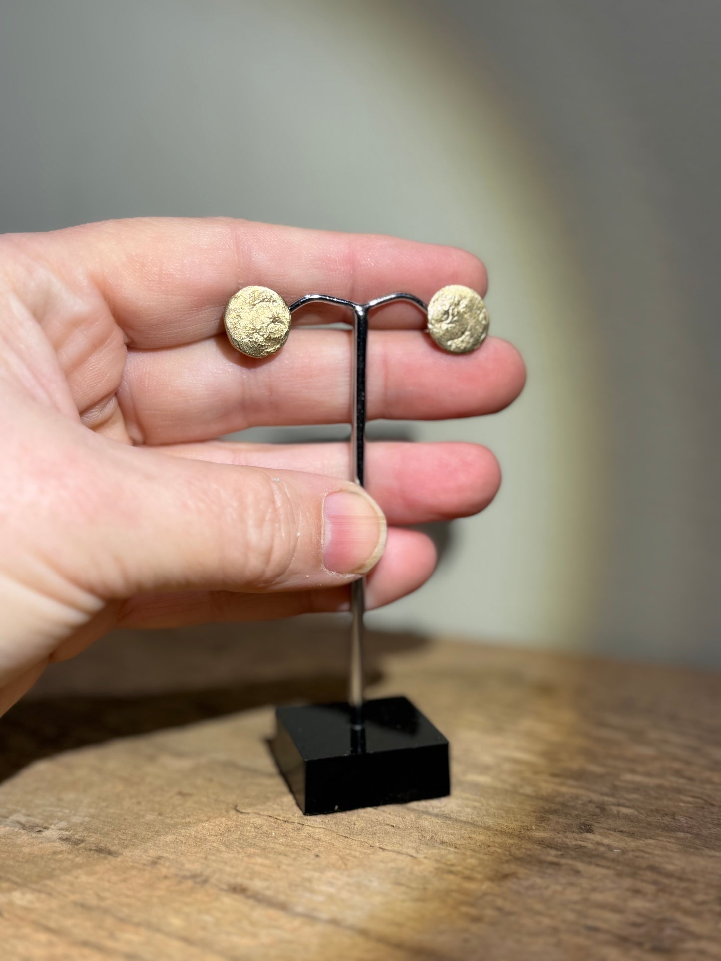 Luna studs in 9ct yellow gold