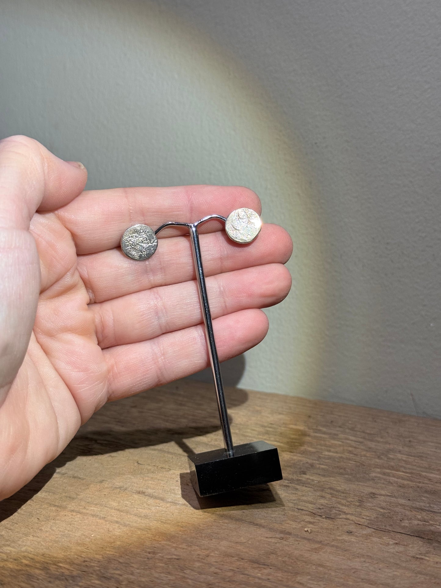 Luna 9ct white gold studs