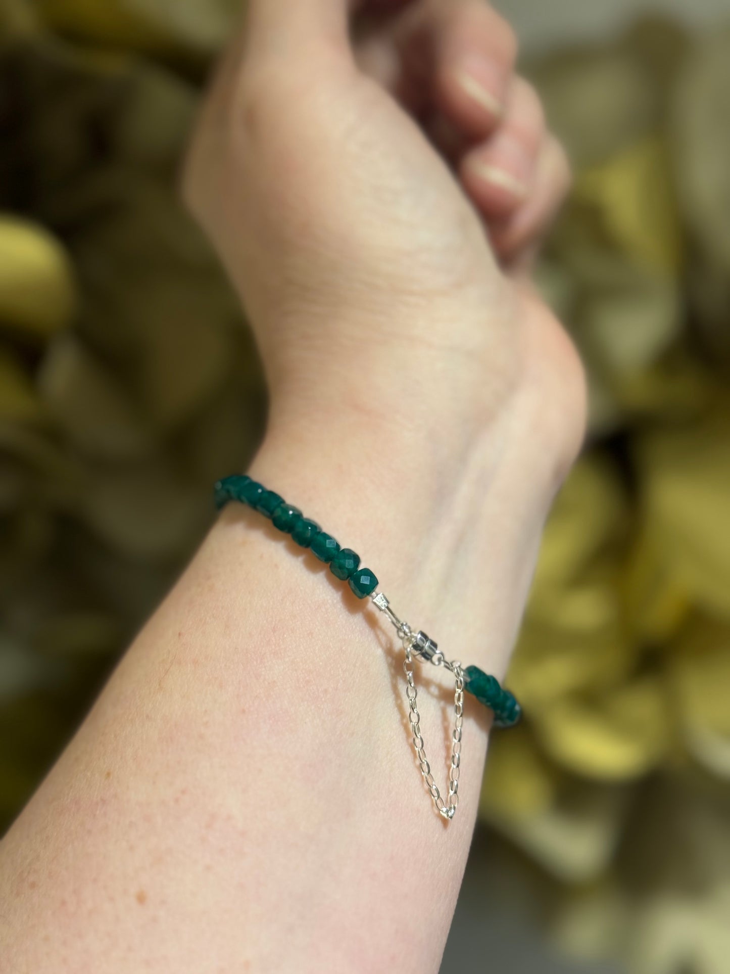 Green Agate sparkly bead silver bracelet.