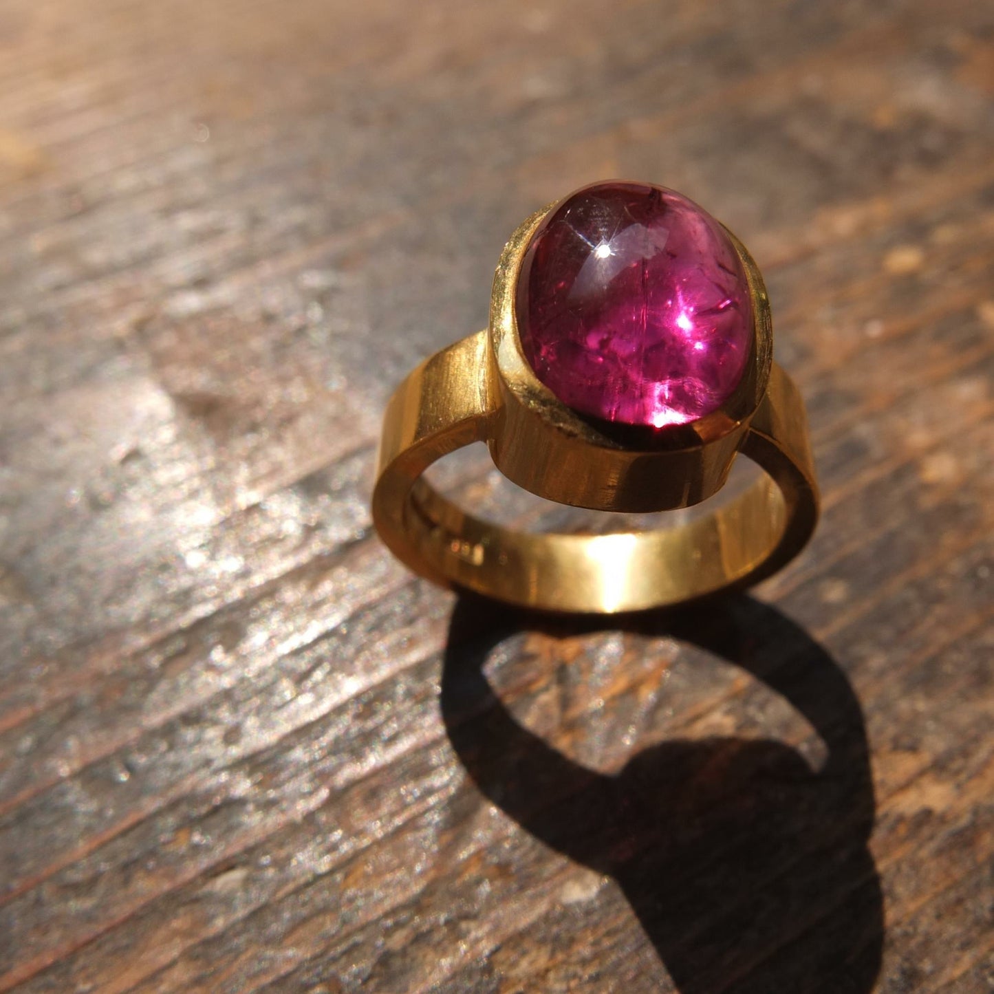 Pink tourmaline 22ct gold ring.