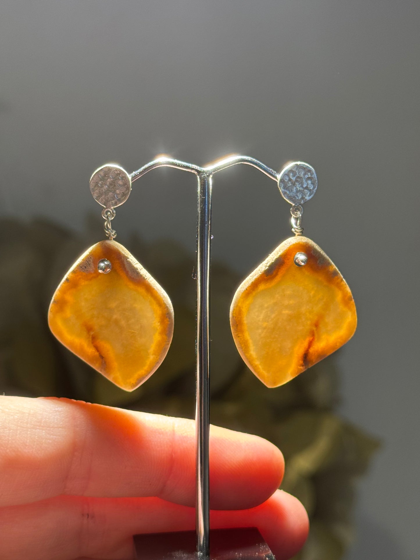 Agate slice silver stud earrings.