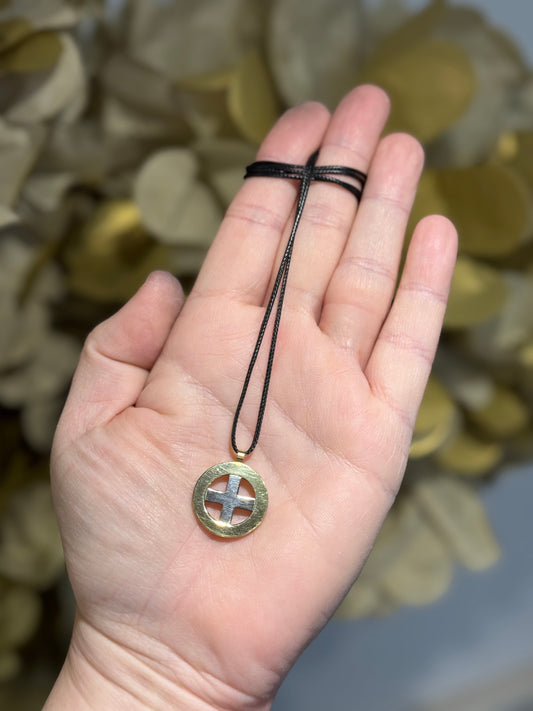 18ct bi-colour high carat gold cross pendant.