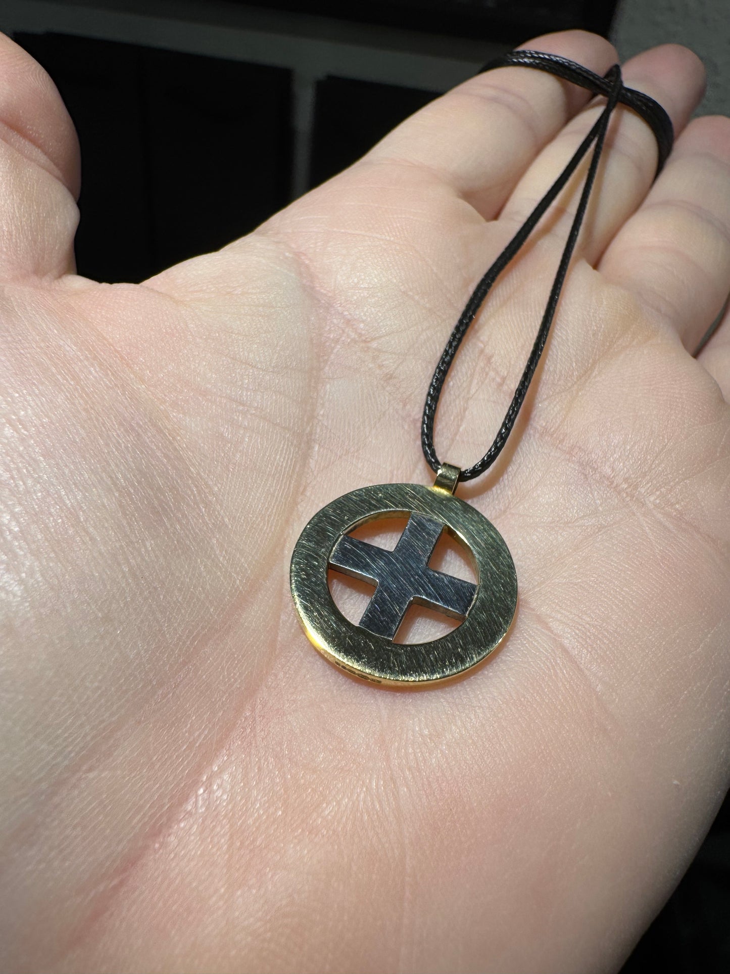 18ct bi-colour high carat gold cross pendant.